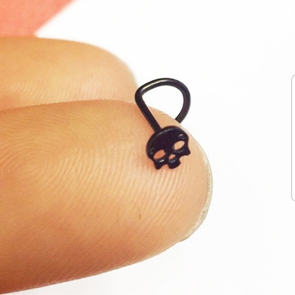 SKULL NOSE RING STUD - Picture 2 of 2